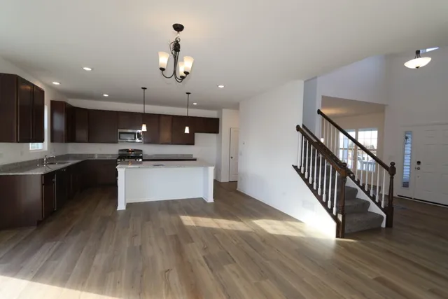 $3,100 | 608 Henry Lane, Oswego, IL 60543