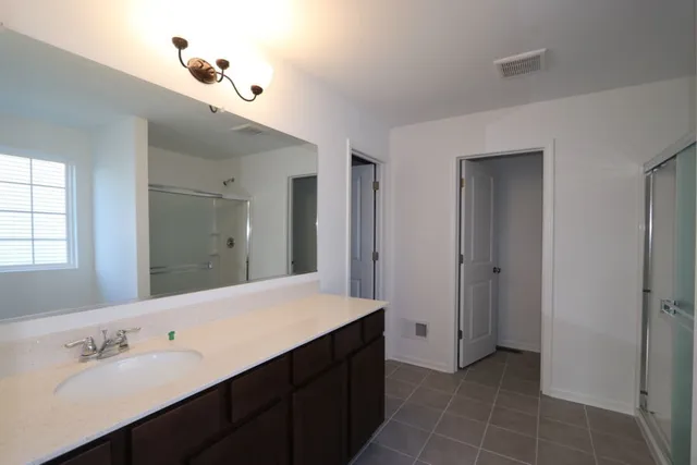 $3,100 | 608 Henry Lane, Oswego, IL 60543