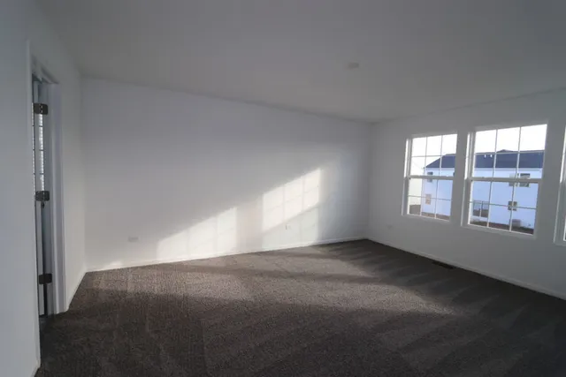 $3,100 | 608 Henry Lane, Oswego, IL 60543