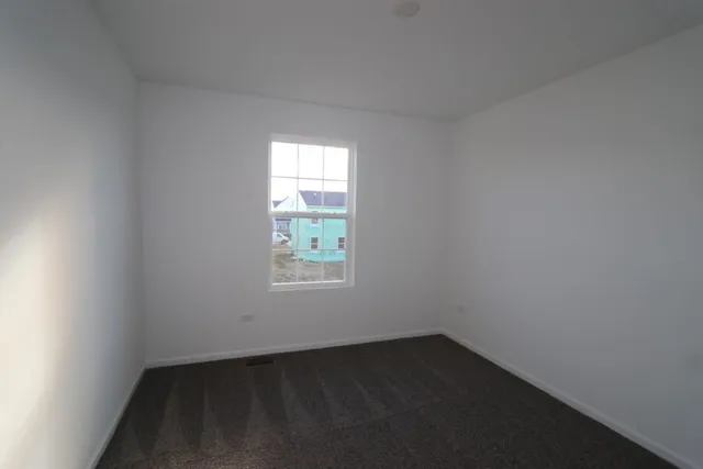 $3,100 | 608 Henry Lane, Oswego, IL 60543