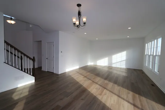 $3,100 | 608 Henry Lane, Oswego, IL 60543