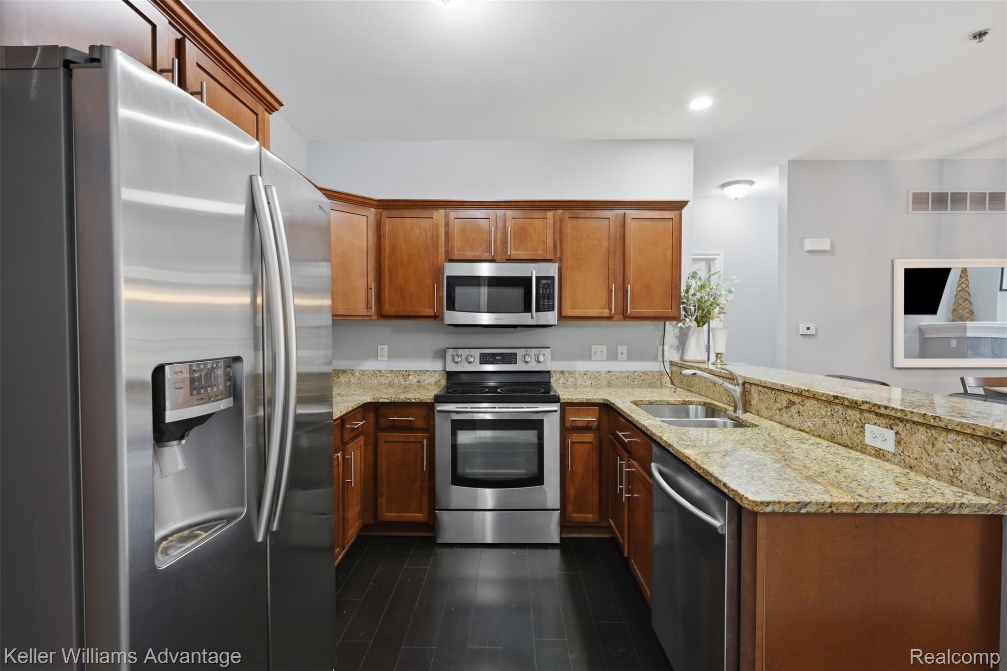 45658 South Stonewood Road Canton, MI 48187 - Photo 11 of 41 15_45658 s stonewood rd-15.jpg
