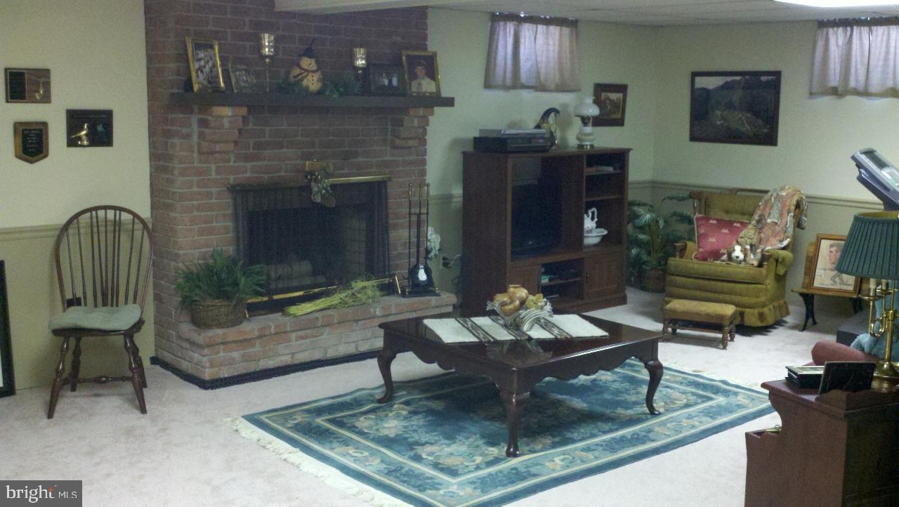688 Oak Tree Road Manheim, PA 17545 - Photo 12 of 14