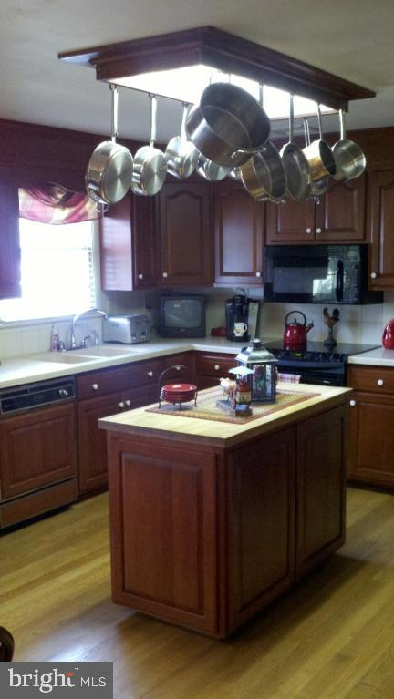 688 Oak Tree Road Manheim, PA 17545 - Photo 6 of 14