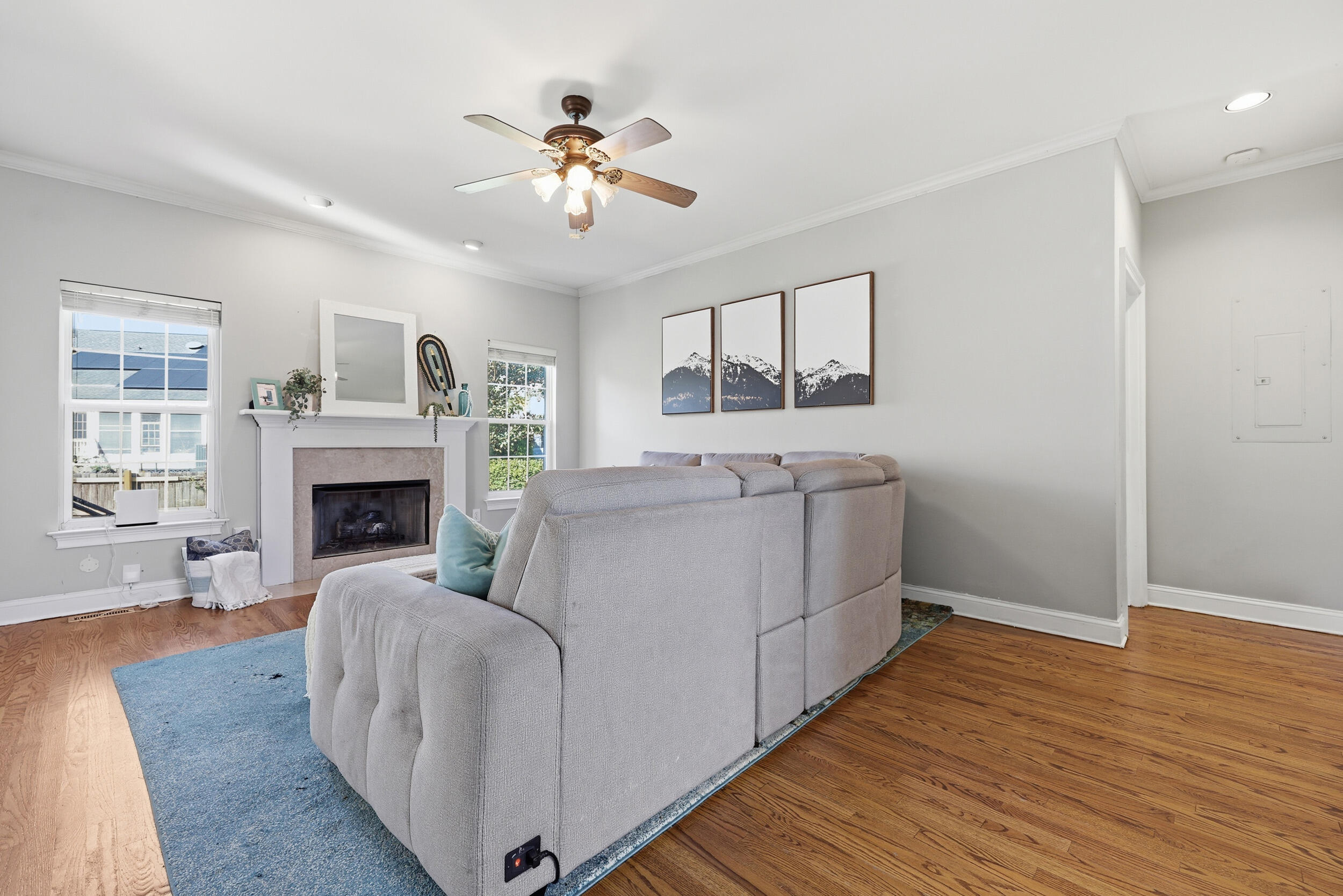 1414 Surfside Court Charleston, SC 29412 - Photo 13 of 65 Living Room