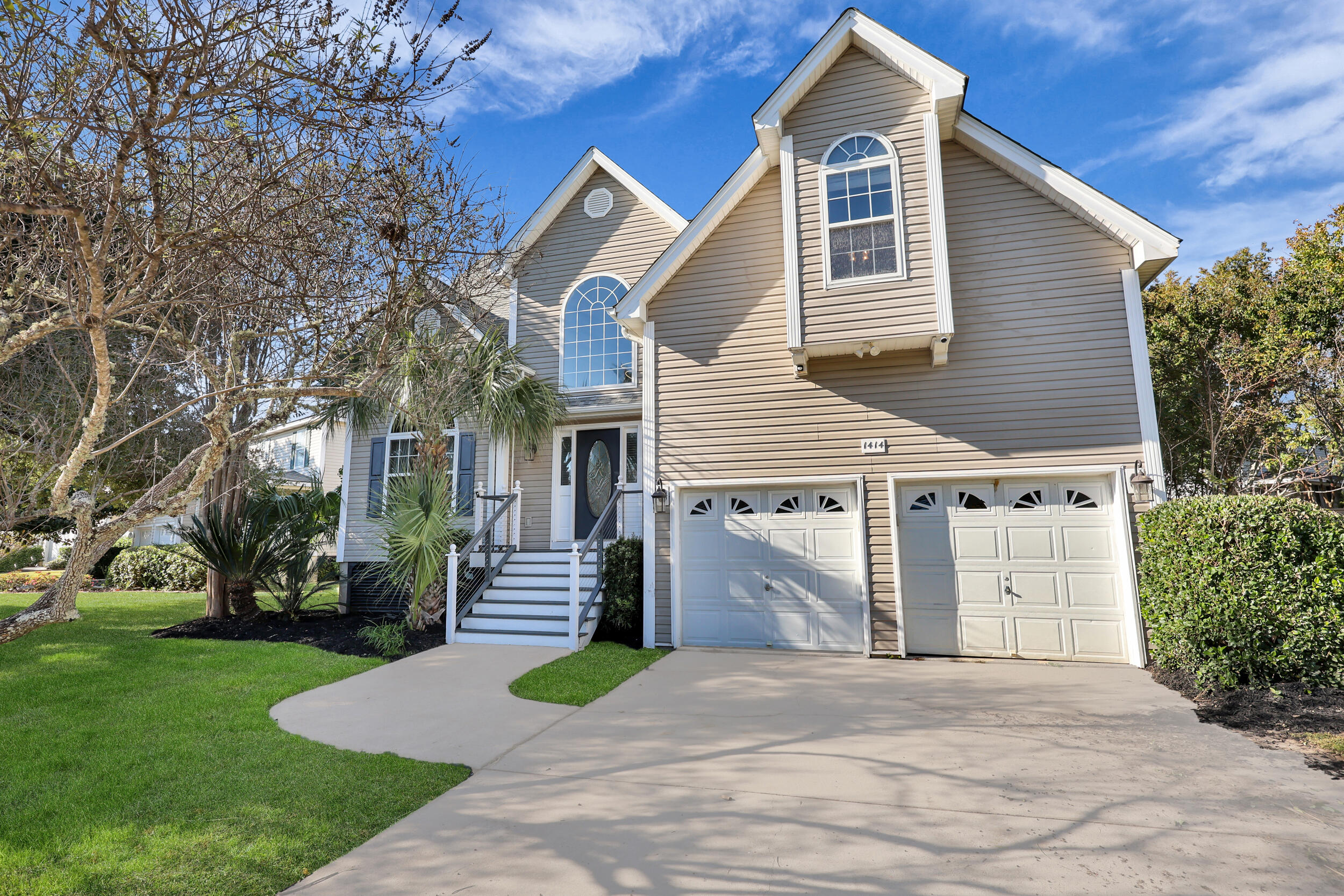 1414 Surfside Court Charleston, SC 29412 - Photo 4 of 65 Front Exterior