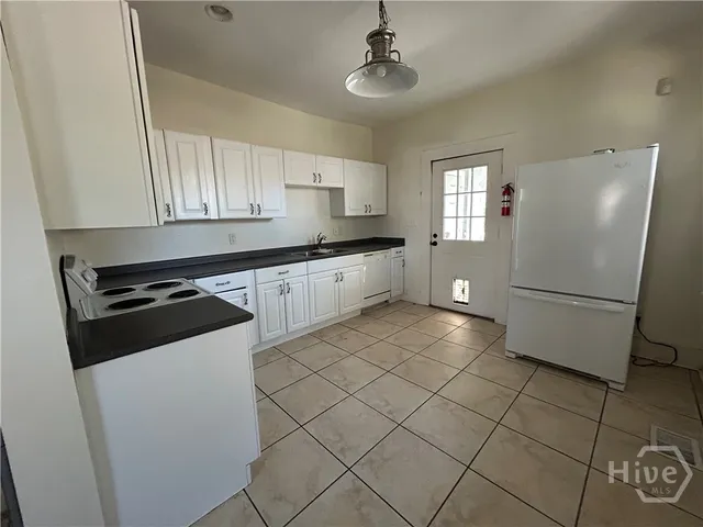 $2,800 | 631 East 40th Street, Savannah, GA 31401