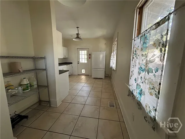 $2,800 | 631 East 40th Street, Savannah, GA 31401