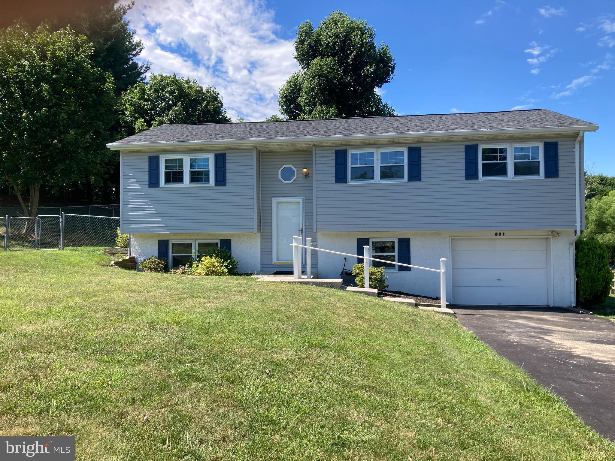 221 Kindig Road Littlestown, PA 17340 - Photo 1 of 25 221 Kindig