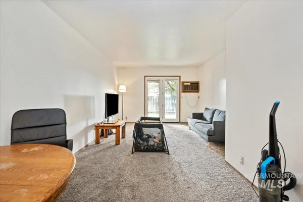 $1,025,000 | 33 South Mike Street, Boise, ID 83705