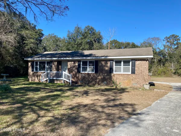 $1,900 | 22 Pine Grove Road, Beaufort, SC 29906