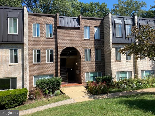 5065 7th Road South, Unit 102 Arlington, VA 22204 - Photo 3 of 37 Gallery Image 3