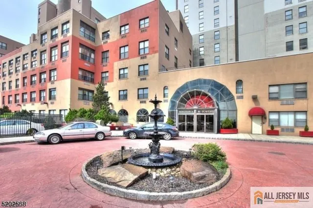 $2,450 | 111 Mulberry Street, Unit 3P, Newark, NJ 07102