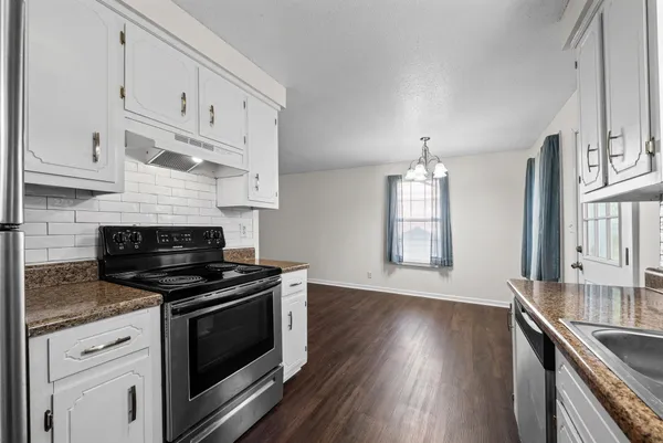$1,350 | 352 Woodale Drive, Clarksville, TN 37042