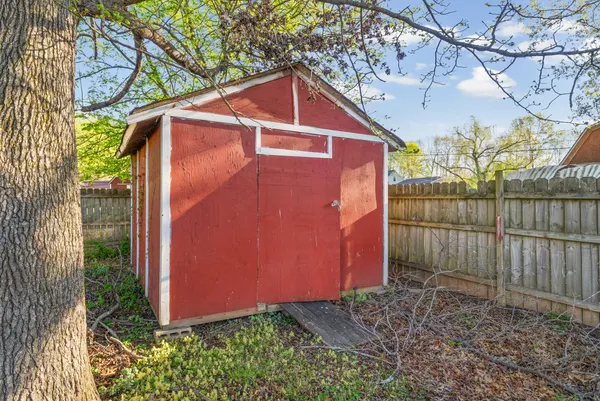 $1,350 | 352 Woodale Drive, Clarksville, TN 37042