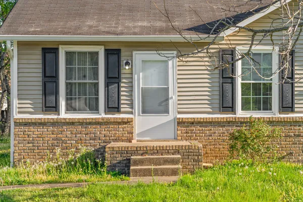 $1,350 | 352 Woodale Drive, Clarksville, TN 37042
