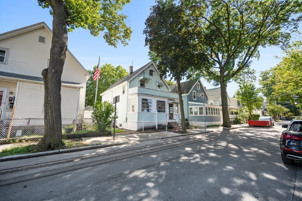 9 Harrington Road Cambridge, MA 02140 - Photo 2 of 15 Gallery Image 2