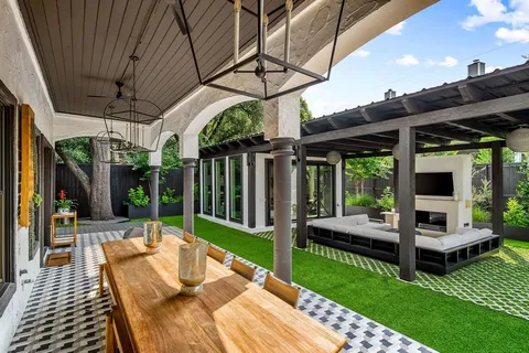 $2,750,000 | 2621 Exposition Boulevard, Austin, TX 78703