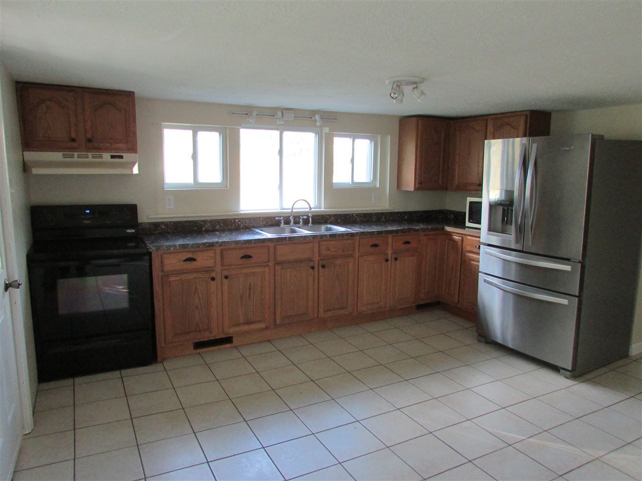 28 Lepage Road Franklin, NH 03235 - Photo 3 of 20