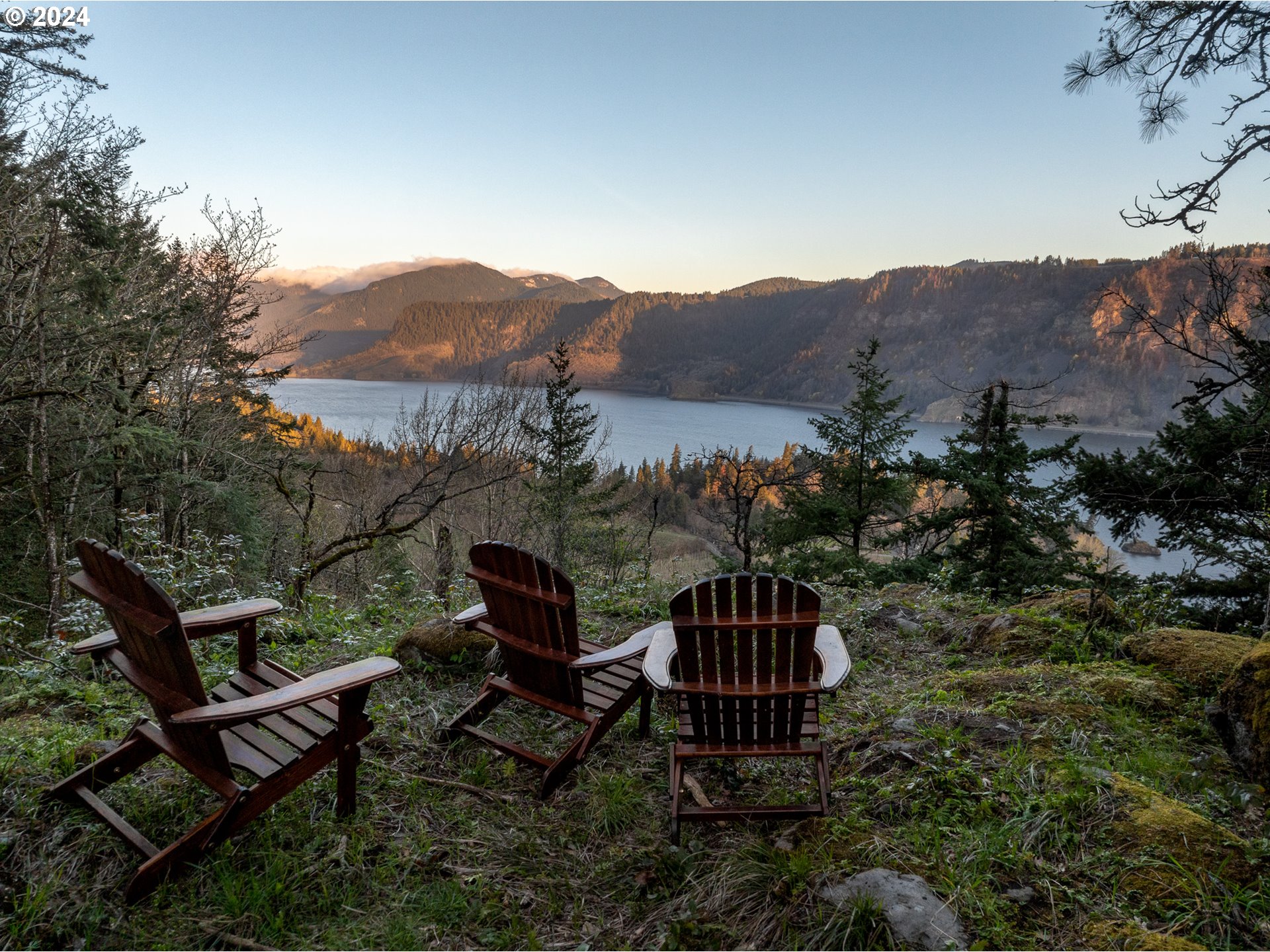 476 Country Club Road Hood River, OR 97031 - Photo 1 of 24