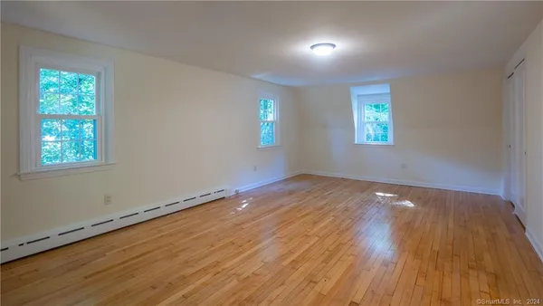 $3,100 | 3 Hilltop Road, Farmington, CT 06032