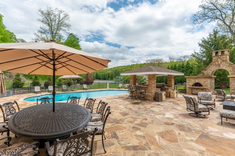 305 Green Road Sparta, NJ 07871 - Photo 5 of 41