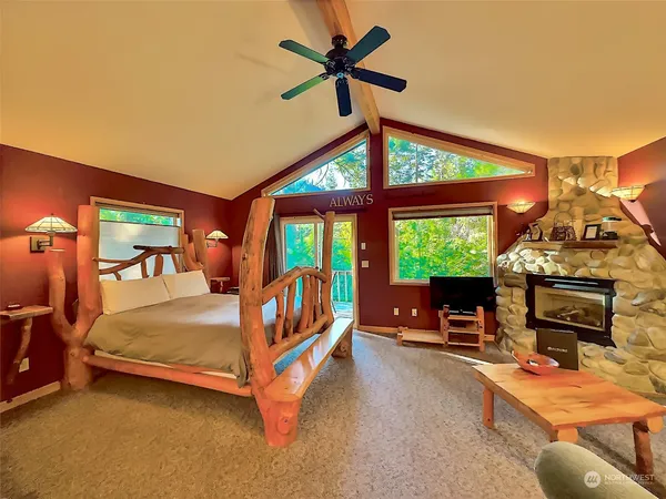 $2,395,000 | 19668 Highway 207, Leavenworth, WA 98826