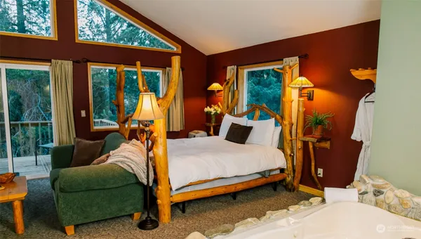 $2,395,000 | 19668 Highway 207, Leavenworth, WA 98826