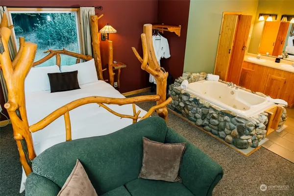 $2,395,000 | 19668 Highway 207, Leavenworth, WA 98826