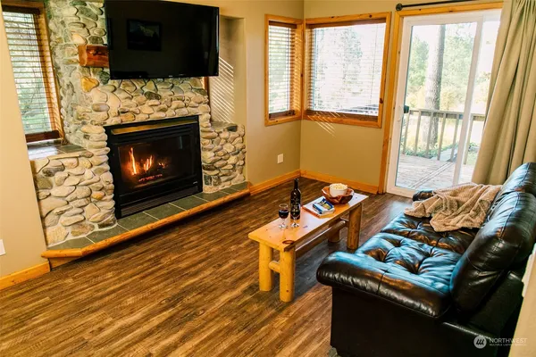 $2,395,000 | 19668 Highway 207, Leavenworth, WA 98826