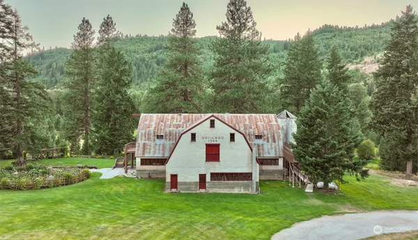 $2,395,000 | 19668 Highway 207, Leavenworth, WA 98826