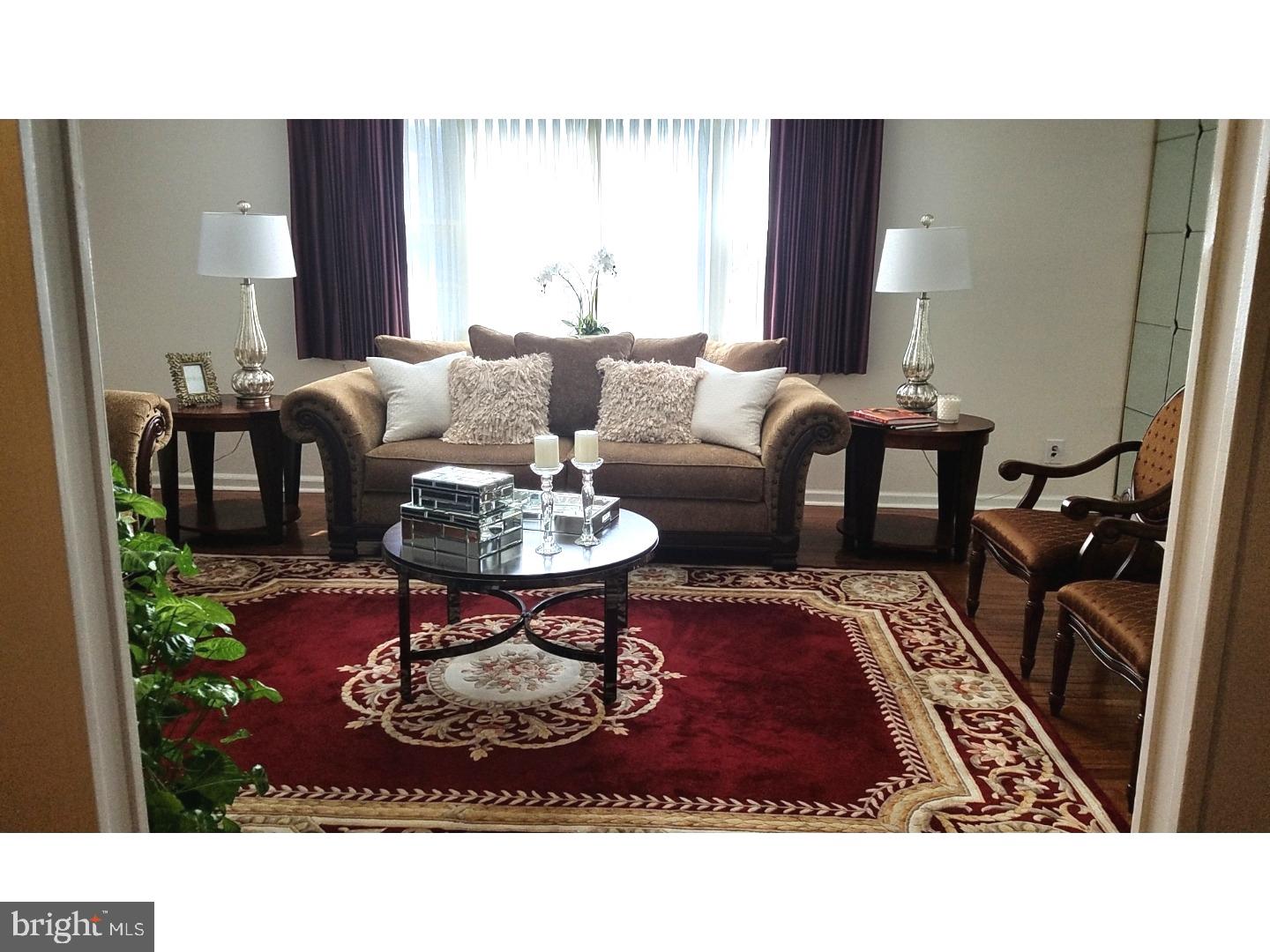 911 Vernon Road Philadelphia, PA 19150 - Photo 5 of 22 Living Room