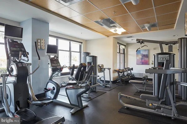 $3,200 | 525 North Fayette Street, Unit 411, Alexandria, VA 22314