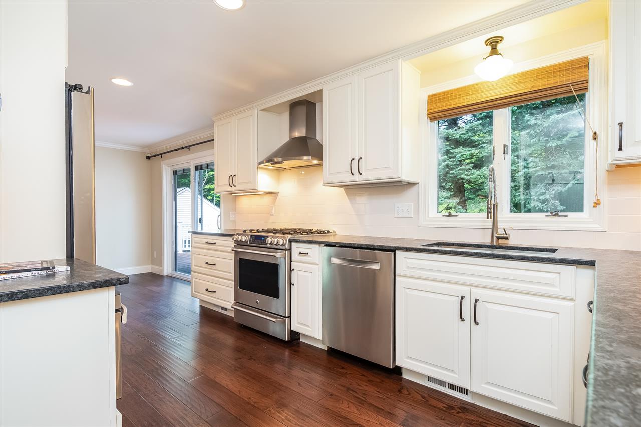 10 Range Road Goffstown, NH 03045 - Photo 4 of 34 Gallery Image 4