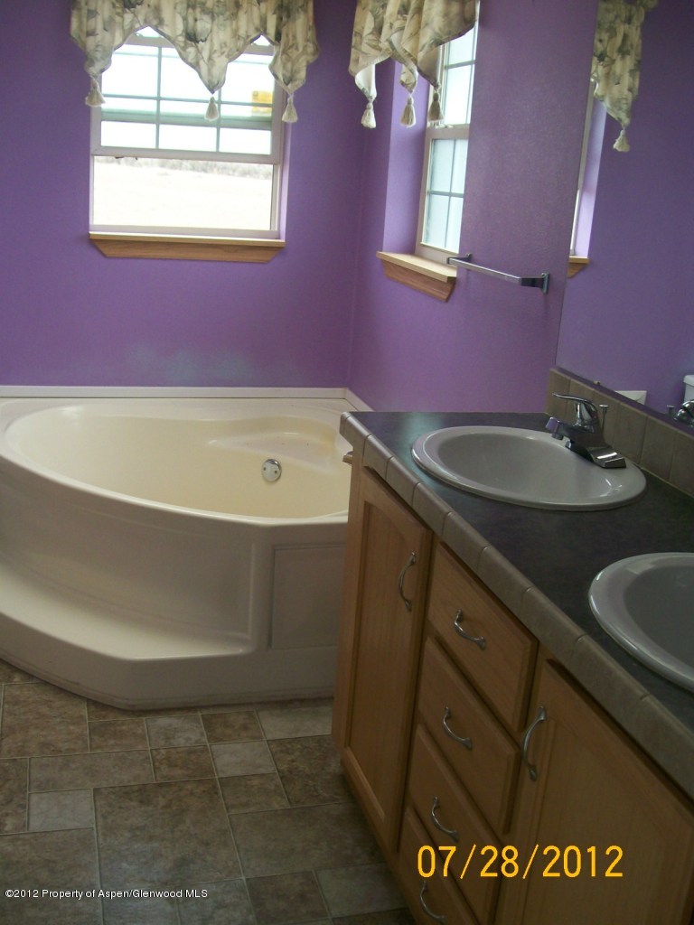 4325 V 2/10 Road De Beque, CO 81630 - Photo 5 of 33 000_0014