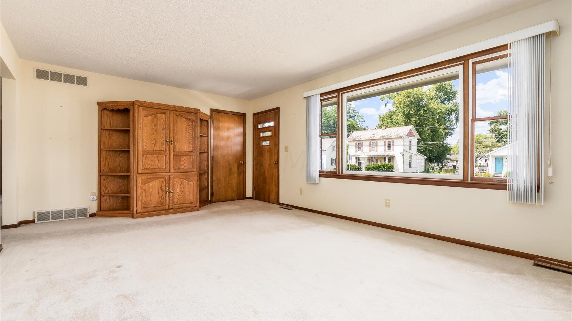 40 West 9th Street Dresden, OH 43821 - Photo 6 of 30 12-z 40 W 9th St005