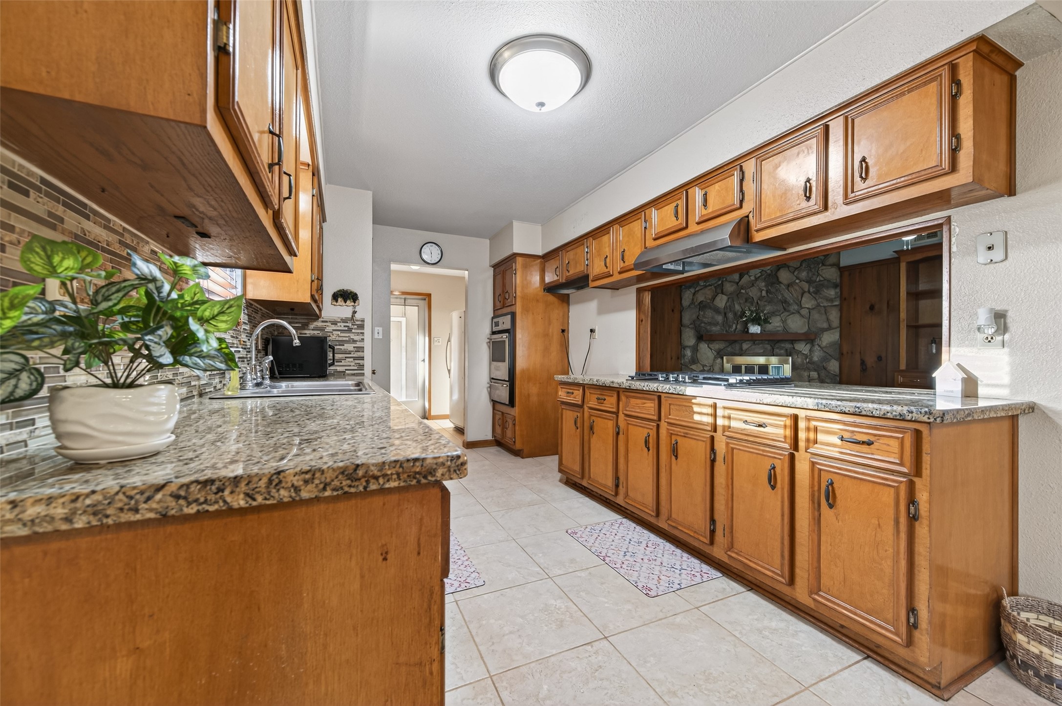 12016 Cloudt Road Needville, TX 77461 - Photo 16 of 47