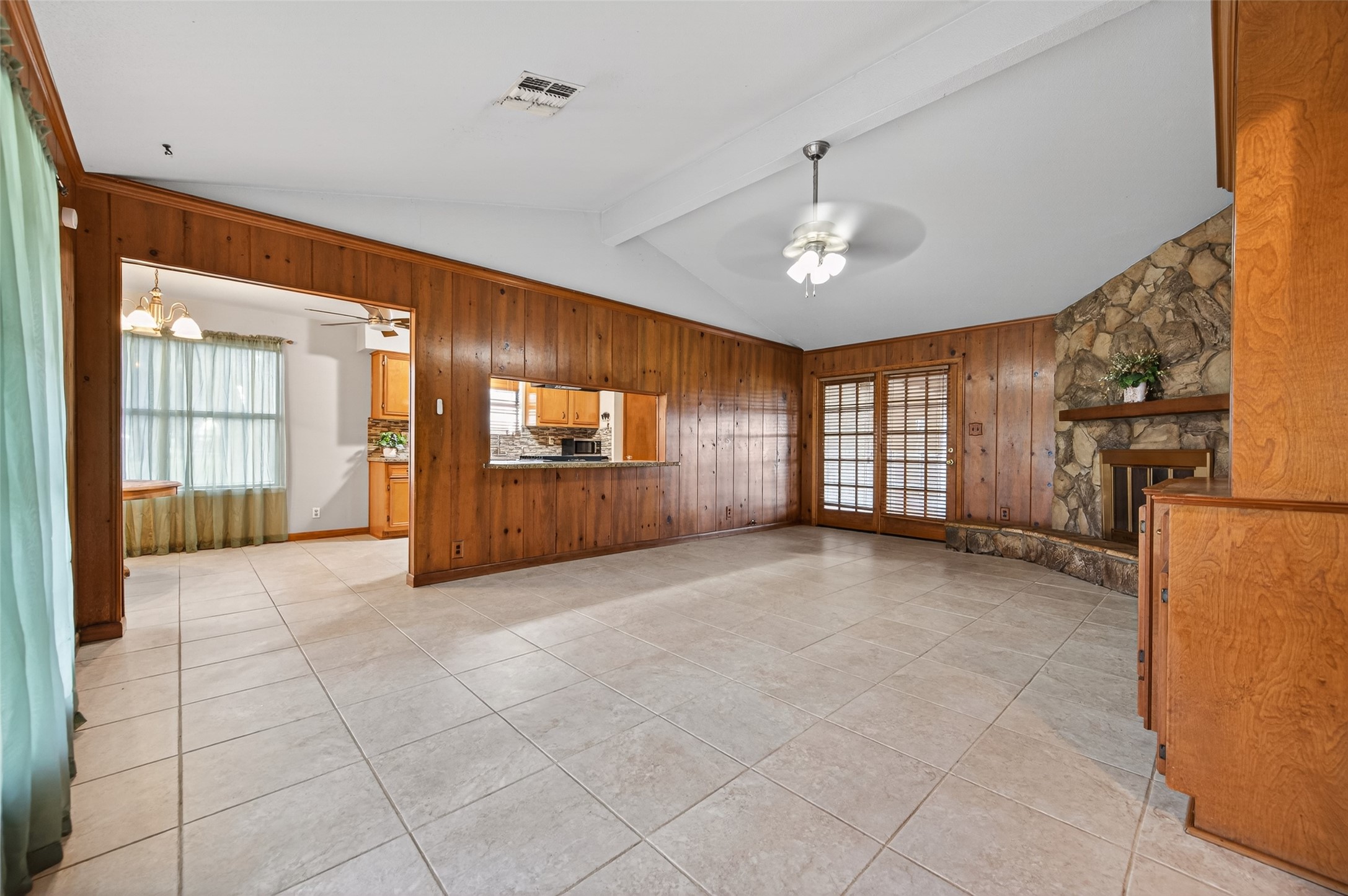 12016 Cloudt Road Needville, TX 77461 - Photo 9 of 47