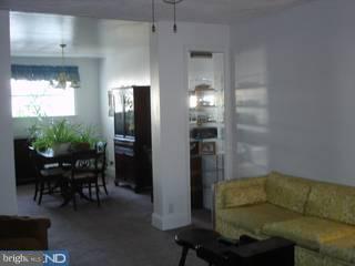 7168 Radbourne Road Upper Darby, PA 19082 - Photo 3 of 6