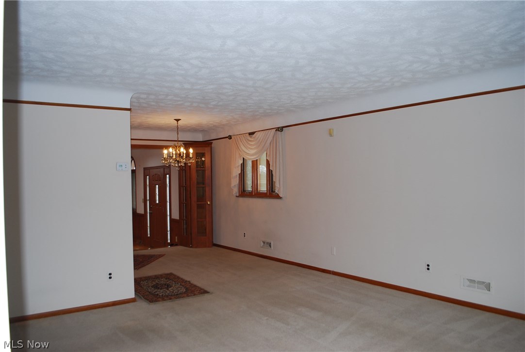 7320 Oakwood Road Parma, OH 44130 - Photo 11 of 24