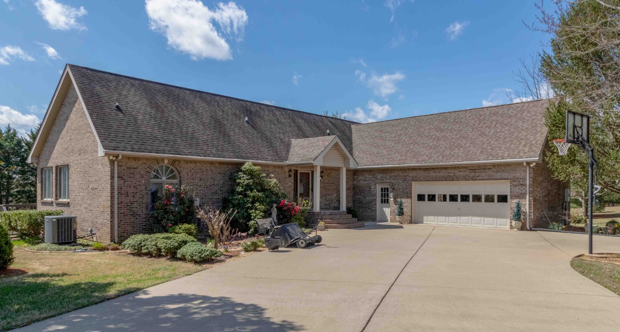 1112 Drake Road Clarksville, TN 37043 - Photo 2 of 50 Gallery Image 2