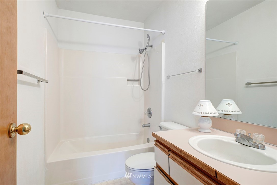 2127 Southeast 8th Drive Renton, WA 98057 - Photo 14 of 20 Gallery Image 14