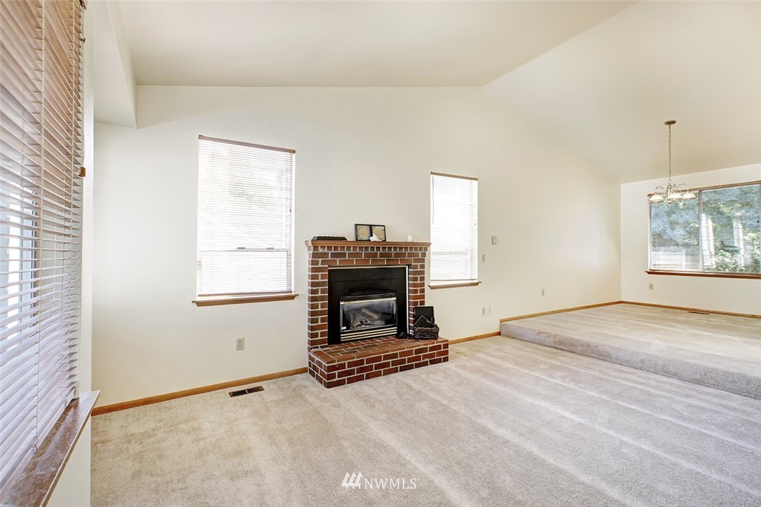2127 Southeast 8th Drive Renton, WA 98057 - Photo 3 of 20 Gallery Image 3