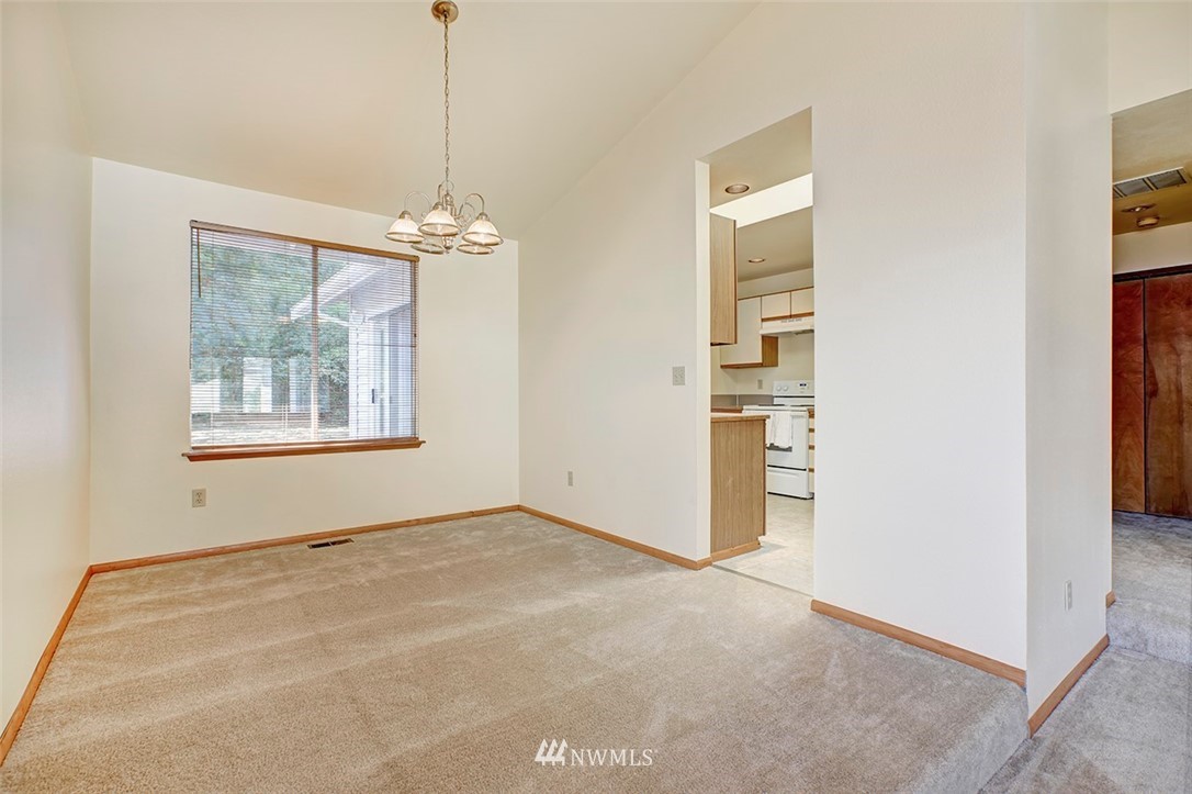 2127 Southeast 8th Drive Renton, WA 98057 - Photo 5 of 20 Gallery Image 5