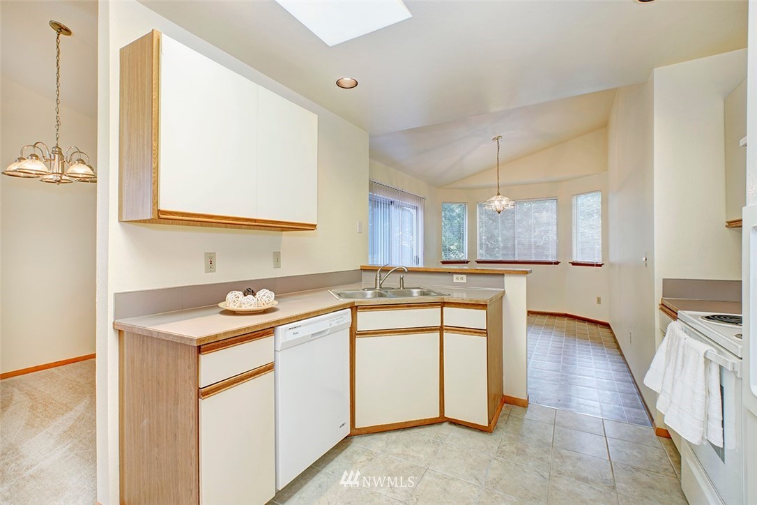 2127 Southeast 8th Drive Renton, WA 98057 - Photo 6 of 20 Gallery Image 6