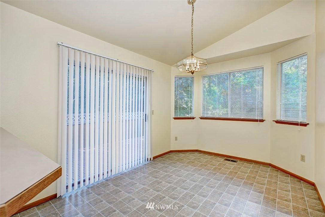 2127 Southeast 8th Drive Renton, WA 98057 - Photo 8 of 20 Gallery Image 8
