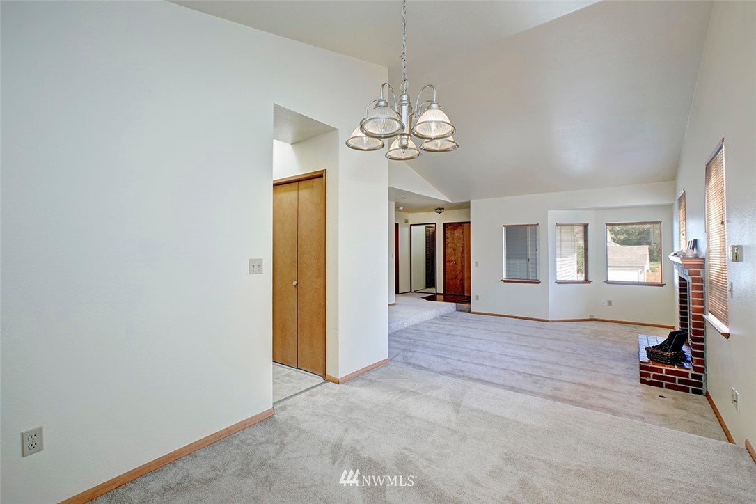 2127 Southeast 8th Drive Renton, WA 98057 - Photo 10 of 20 Gallery Image 10