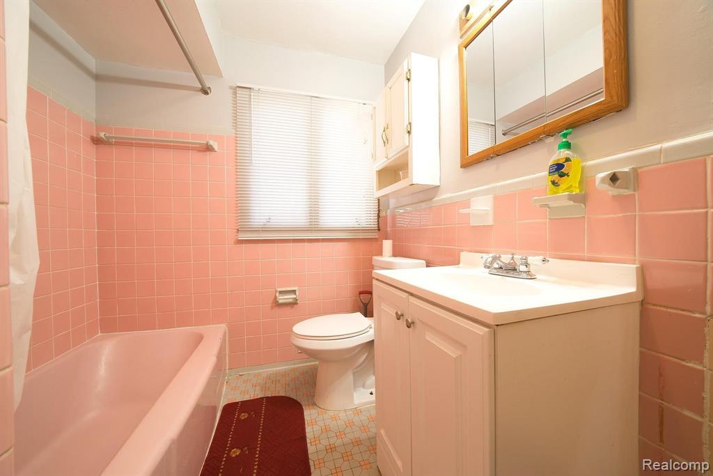 20710 Westhampton Avenue Southfield, MI 48075 - Photo 29 of 30