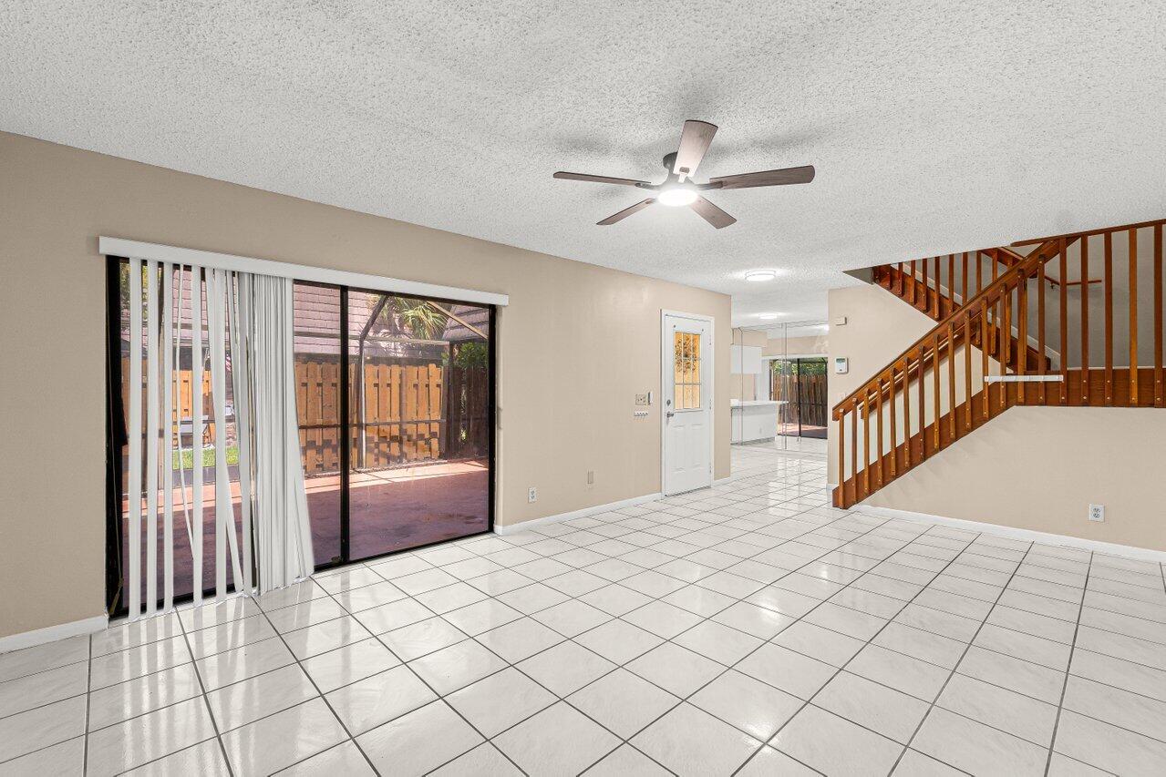 7633 Courtyard Run West Boca Raton, FL 33433 - Photo 12 of 32 018-7633CourtyardRunWest-BocaRaton-FL-33