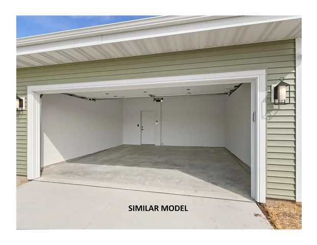 $479,900 | 2813 Crinkle Root Drive, Fitchburg, WI 53711